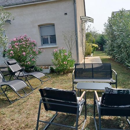 Un Studio Avec Une Entree Independante Thilouze Eksteriør billede